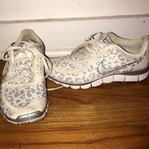 Nike Free 5.0 with diamond Nike check